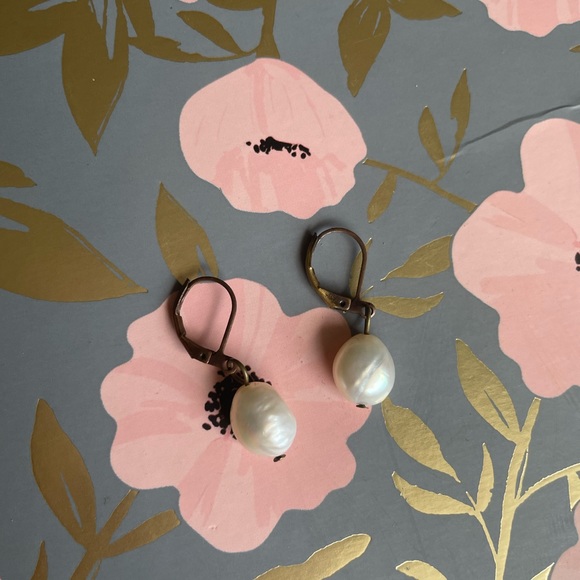 Genuine Freshwater Pearls Earrings - Picture 5 of 5